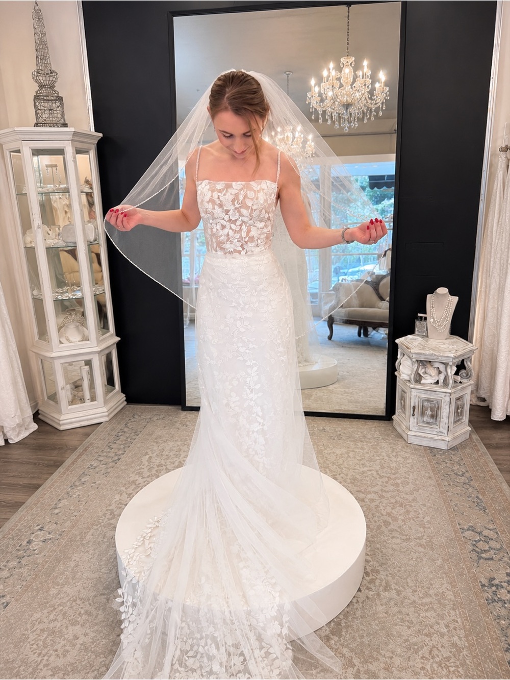 Elegant Lace Sheath Wedding Dress with Floral Bodice - Ivory